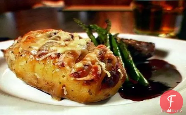 Hasselback-Kartoffeln mit drei Käsesorten