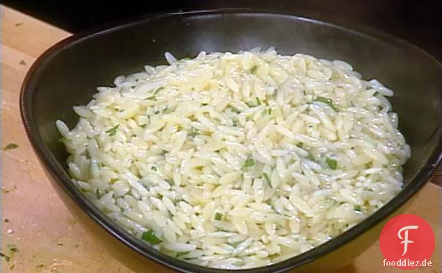 Orzo mit Petersilie und Zitronenschale