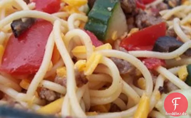 Nudeln mit Wurst