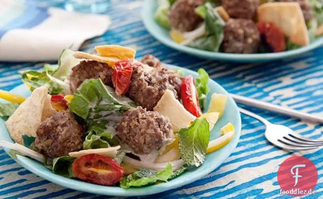 Griechischer Fleischbällchensalat