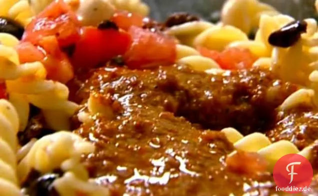 Pasta mit sonnengetrockneten Tomaten