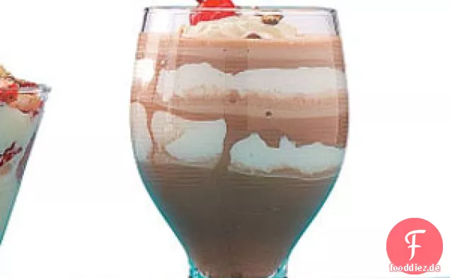 Schokoladen-Marshmallow-Eisbecher
