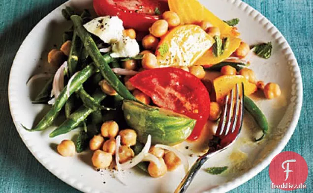 Marktsalat mit Ziegenkäse und Champagner-Schalotten-Vinaigrette