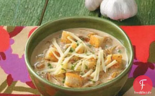Knoblauchsuppe mit Croutons