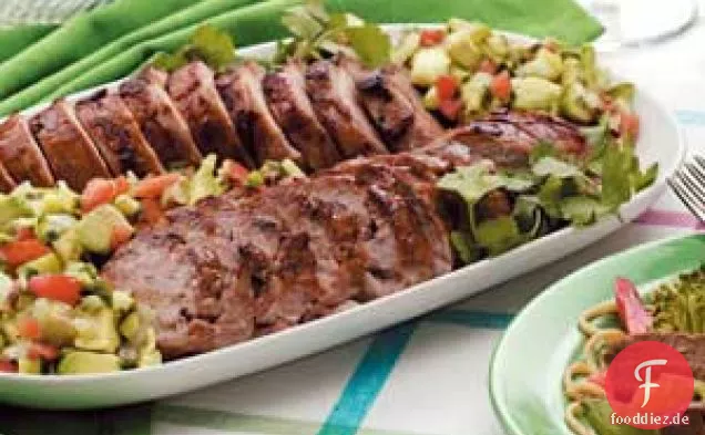 Gegrilltes Schweinefleisch mit Avocado-Salsa