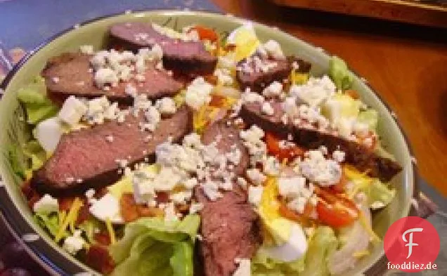 Flat Iron Salat mit Speck und Blauschimmelkäse