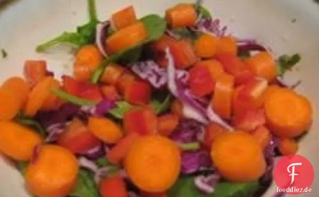 Salat mit bunten Früchten