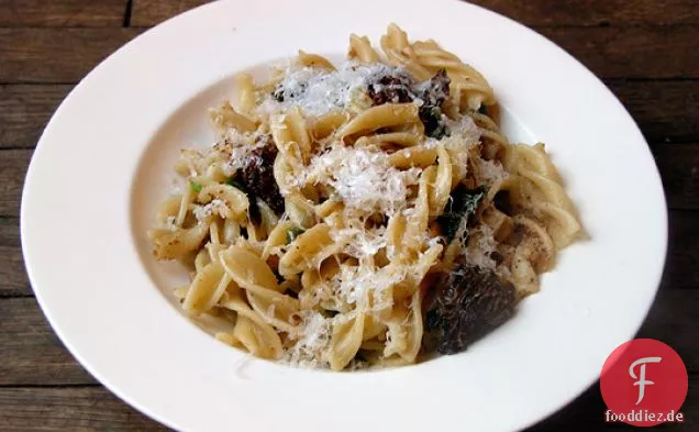 Schnelle Pasta Mit Getrockneten Morcheln Und Frischen Rampen