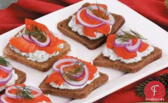 Canapés mit geräuchertem Lachs