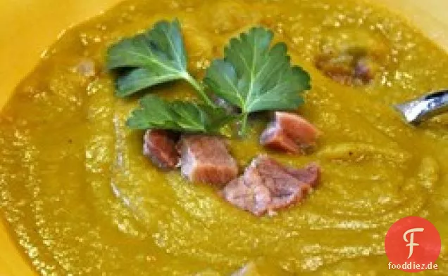 Erbsensuppe mit geräuchertem Truthahn