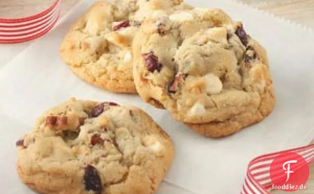 Cranberry-Pecan-Kekse mit weißer Schokolade