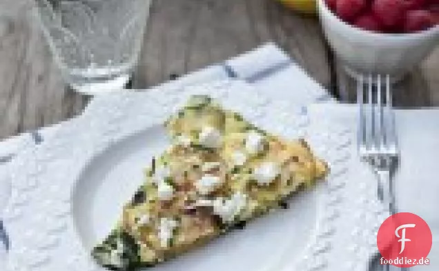 Gebratene Kartoffeln und Spinat Frittata mit Feta