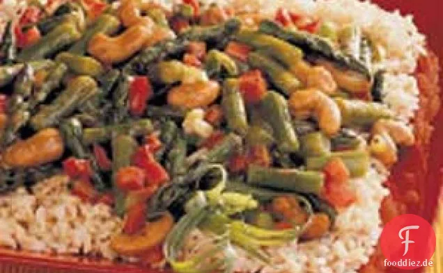 Gebratener Spargel mit Cashewnüssen