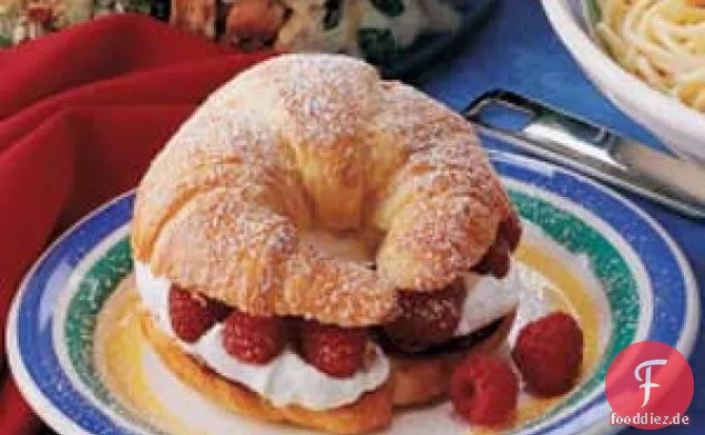 Himbeer-Sahne-Croissants