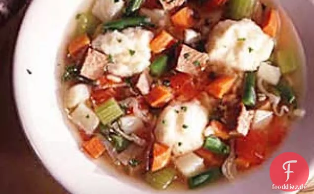Gemüsesuppe mit Knödeln