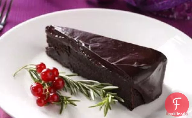 Mehlloser Schokoladenkuchen mit Rosmarin-Ganache