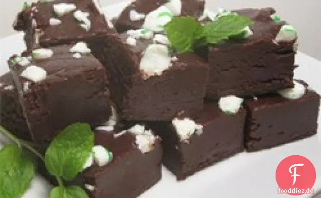 Dunkles Schokoladen-Pfefferminz-Fudge