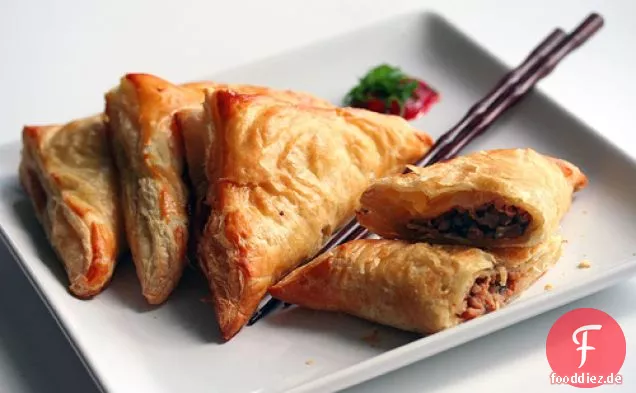 Chinesisches Gebäck mit Hoisin Huhn