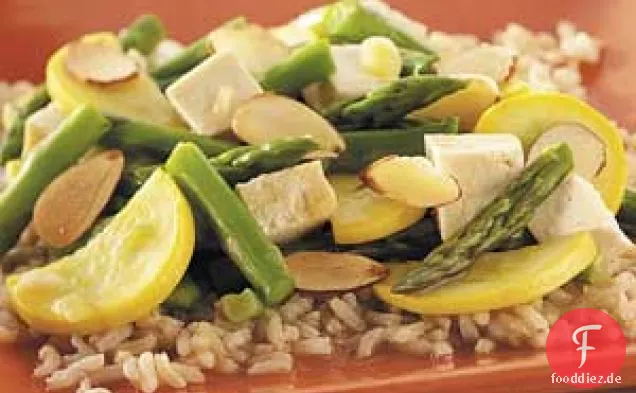 Gebratener Spargel mit Tofu