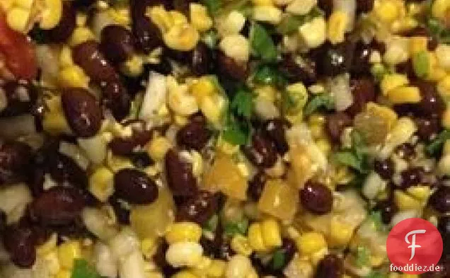 Scharfe Bohnen- und Maissalsa als Beilage