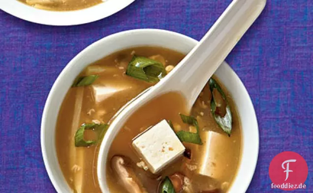 Heiß-saure Suppe mit Tofu