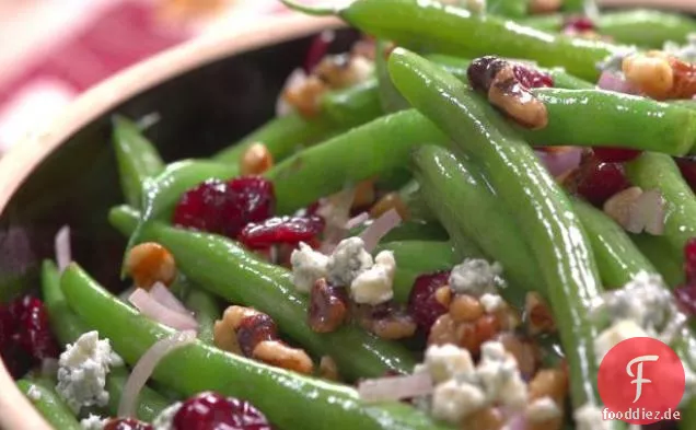 Grüne Bohnen mit Walnüssen, Cranberries und Blauschimmelkäse