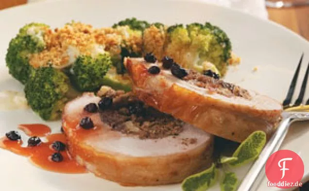 Gefülltes Schweinefilet mit Johannisbeersauce
