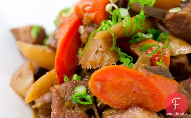 Zimt Geschmortes Schweinefleisch Mit Daikon
