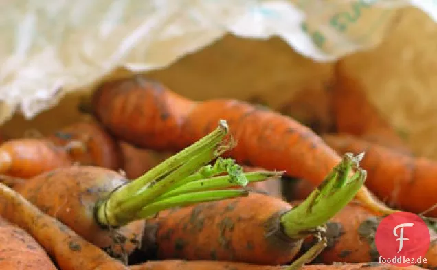 Baby-Karotten Mit Pflaumen Und Chili