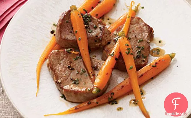 Honig-glasiertes Schweinefilet und Karotten