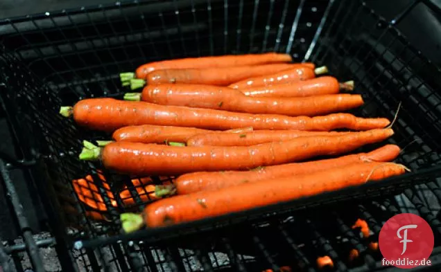 Gegrillte Balsamico-Rosmarin-Karotten
