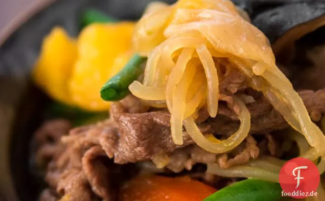 Niku Jaga (Rindfleisch Mit Kartoffeln Und Karotten)