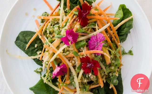 Würzige Karotte + Quinoa-Salat mit Kokos-Limetten-Dressing
