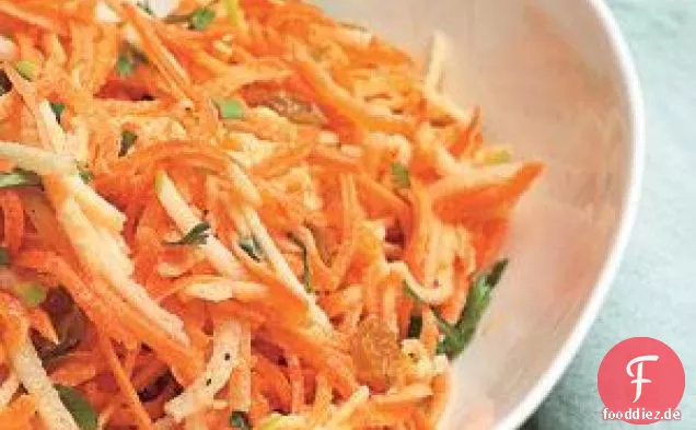 Karotten-Apfel-Slaw mit Rosinen Rezept