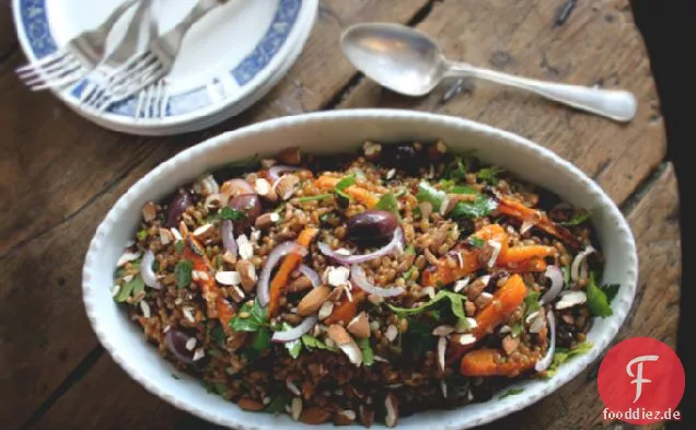 Wärmende Winter-Weizen Berry Salat