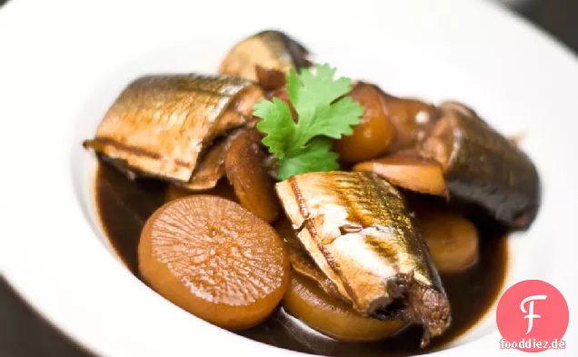 Gekocht Saury Und Daikon (sanma No Nitsuke)