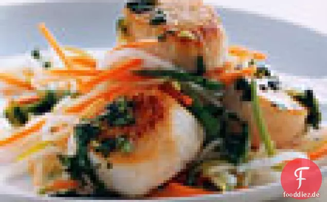 Jakobsmuscheln mit Koriandersauce und asiatischem Slaw