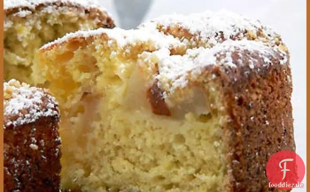 Birnenkuchen und frischer Ingwer