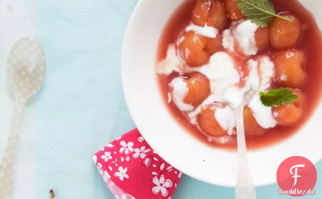 Rainier Kirschsuppe mit Ingwer, Vanille, Limette und Himbeeren