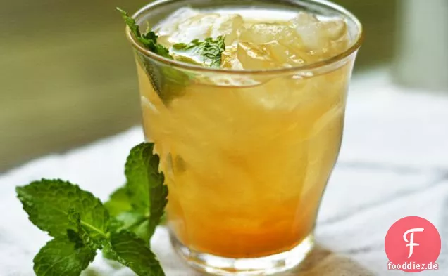 Iced Green Tea Elixir mit Ingwer & Zitrone Restaurant Rezept