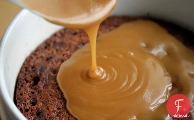 Sticky Toffee Pudding mit Datteln und kandiertem Ingwer