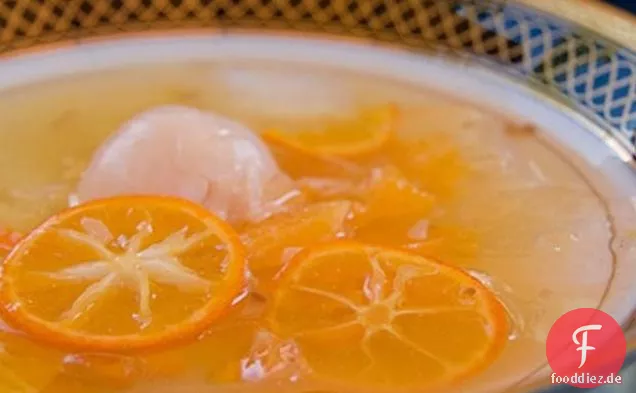 Loy Gaew, Kalte Orangen-Litschi-Suppe in Ingwersirup