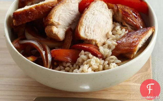 Ingwer-Mariniertes Huhn mit Zwiebeln und Paprika