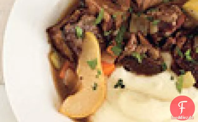 Geschmortes Rindfleisch mit Birnen und frischem Ingwer