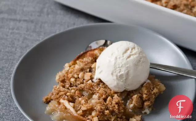 Apfel knusprig mit süßem Ingwer und Macadamianüssen