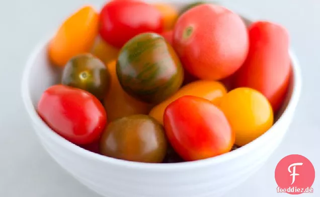 Erbstück Tomatensalat mit Meerrettich & Ziegenkäse