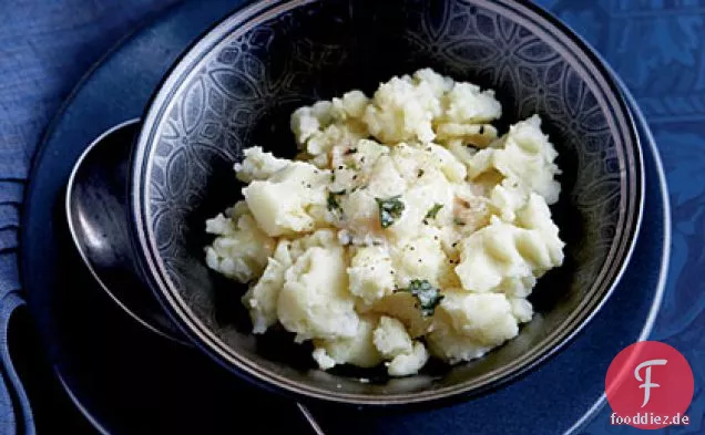 Zerdrückte Yukon Goldkartoffeln mit Meerrettichbutter
