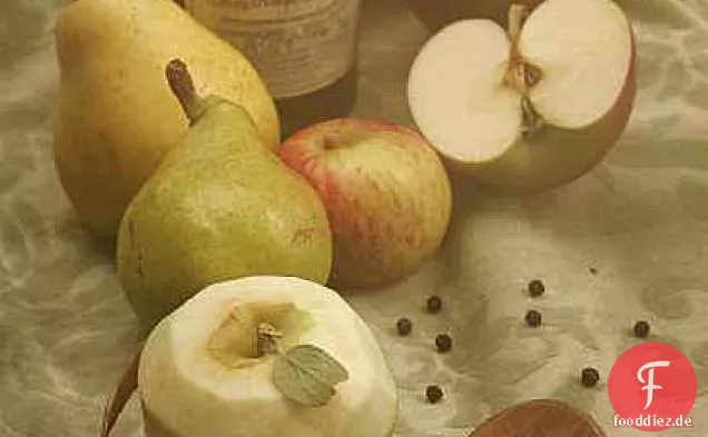 Kartoffelpuffer Mit Apfel-Zwiebel-Marmelade Und Meerrettich-Creme Fraiche