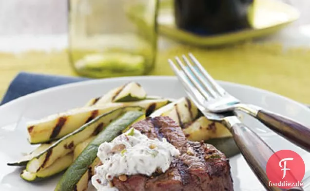 Gegrilltes Rinderfilet mit Meerrettich-Walnuss-Soße