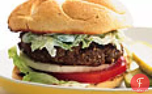 Senfkörner-verkrustete Burger mit Meerrettichkraut